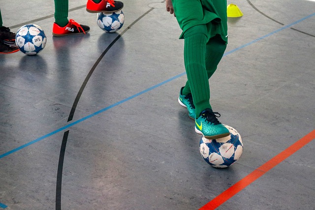 本赛季库追巴同时在场时，勇士攻防效率和净效率均为联盟第二