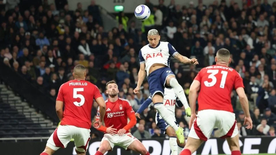 有何意味？萨拉赫社媒晒户外落叶景色图，并未配文